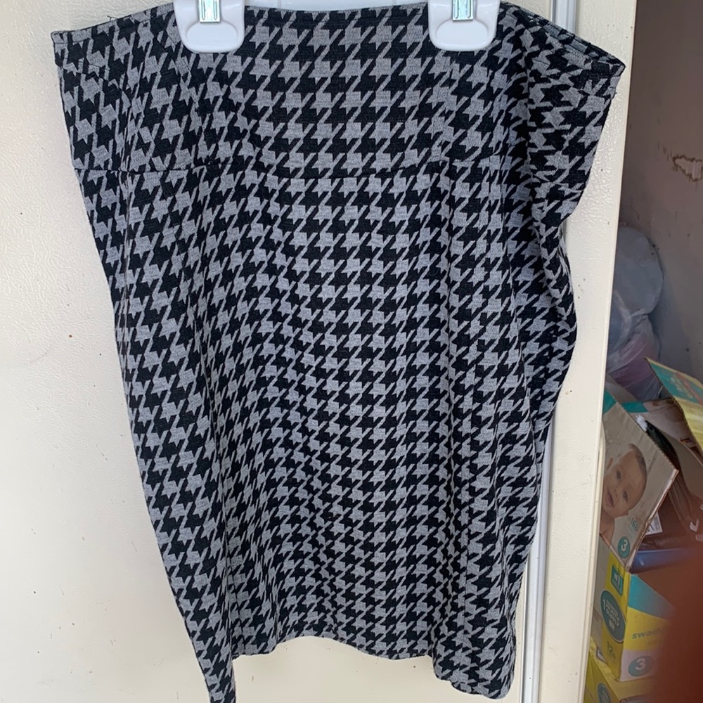 Black and gray skirt